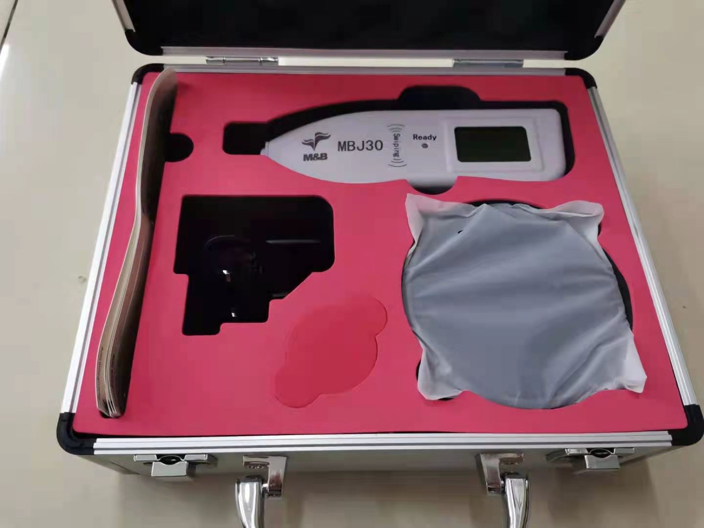 M&B J30 draagbare icterusmeter, transcutane bilirubinomieter voor geelzuchtmeting